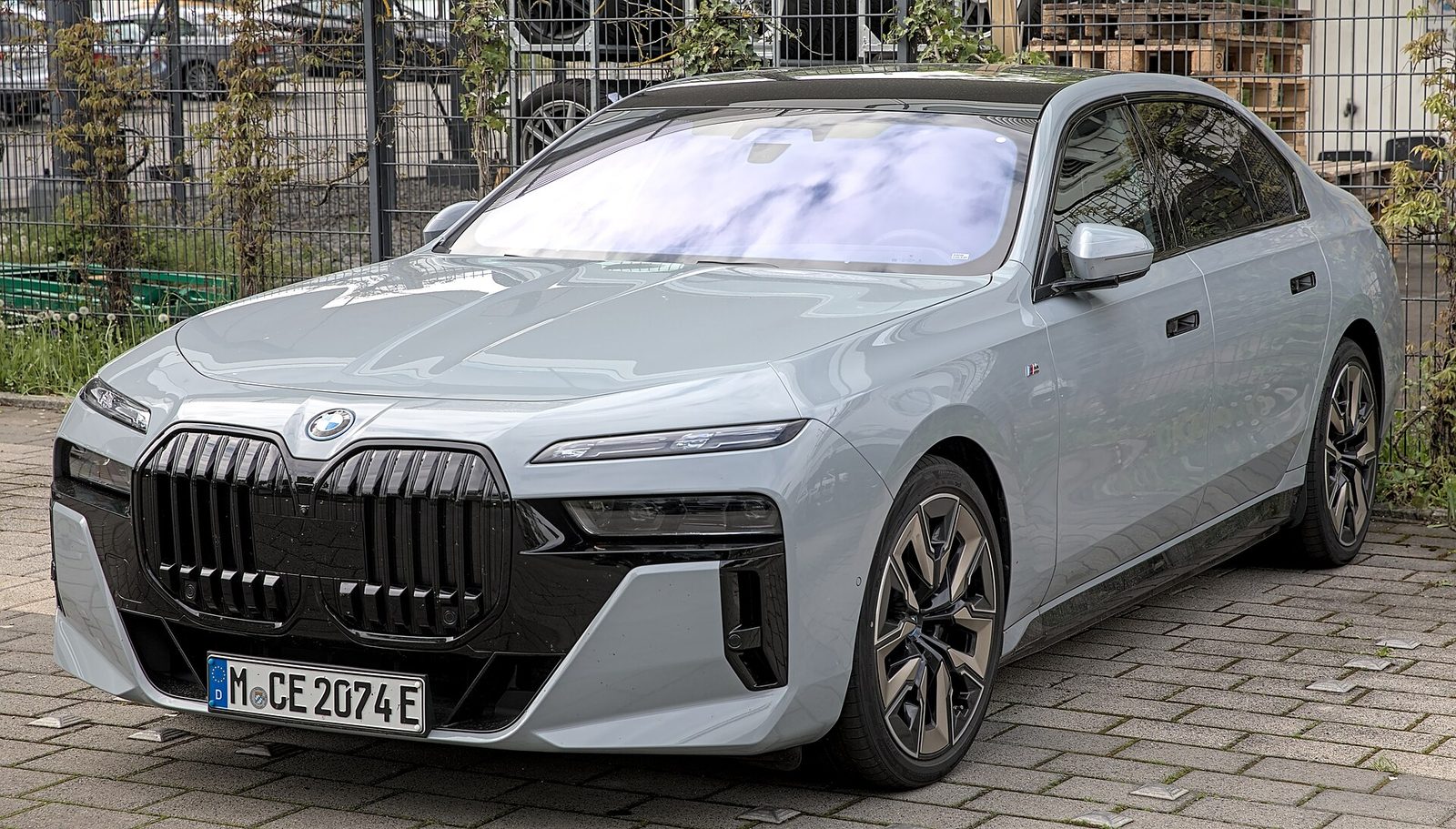 BMW i7 — photo by Alexander-93, CC BY-SA 4.0, via Wikimedia Commons