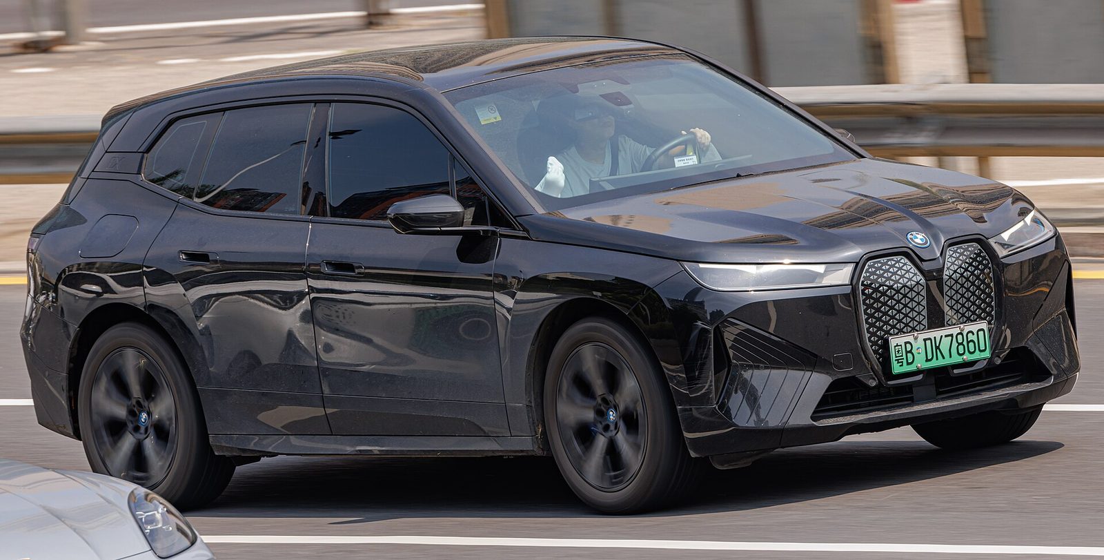 BMW iX — photo by Dinkun Chen, CC BY-SA 4.0, via Wikimedia Commons