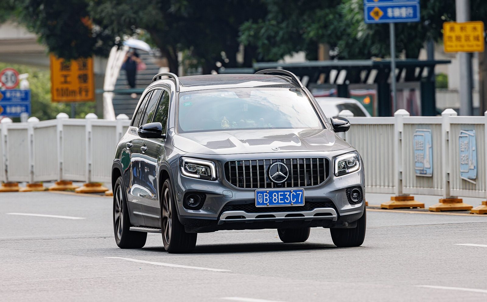 Mercedes-Benz GLB — photo by Dinkun Chen, CC BY-SA 4.0, via Wikimedia Commons