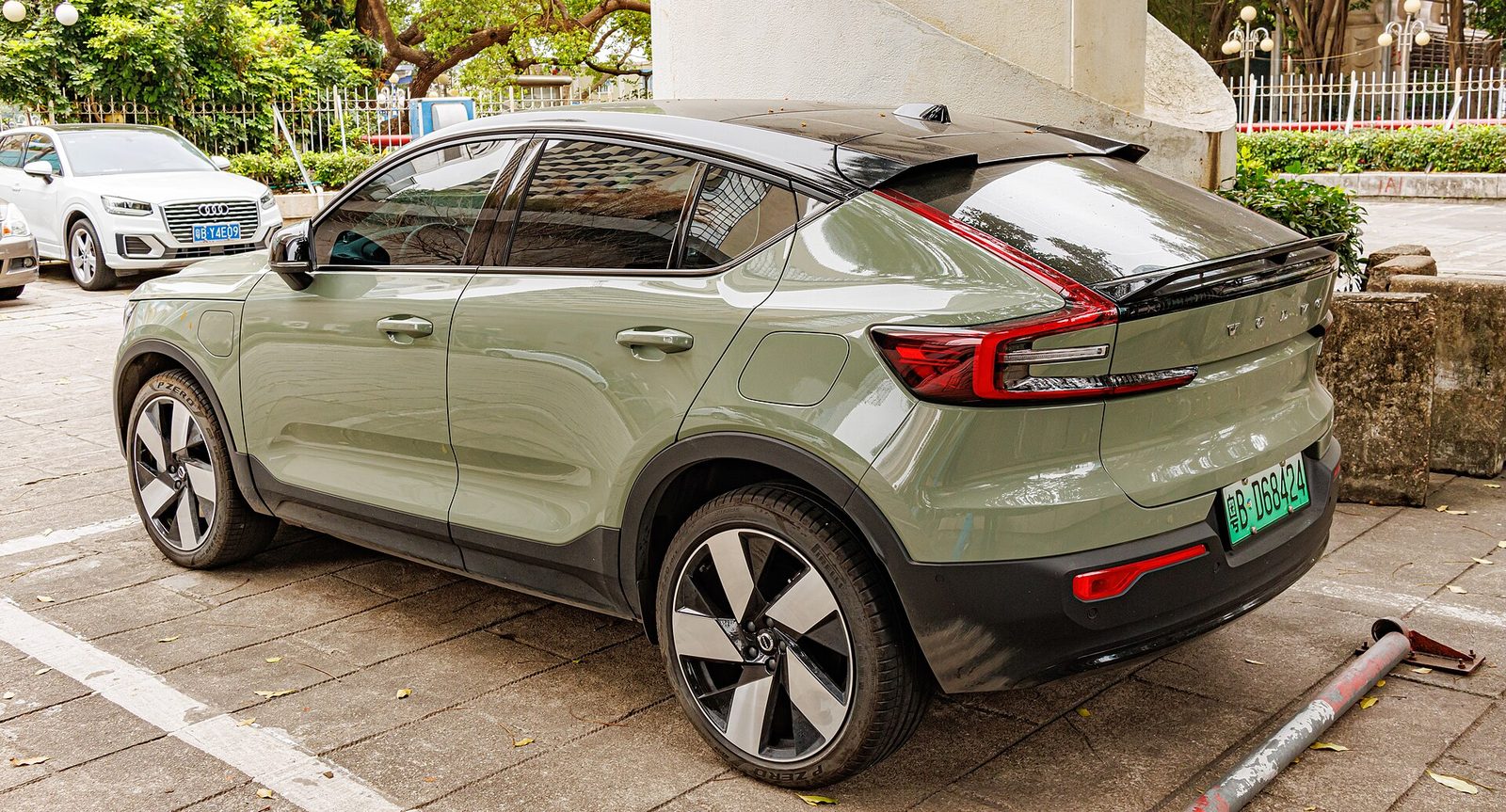 Volvo C40 Recharge — photo by Dinkun Chen, CC BY-SA 4.0, via Wikimedia Commons